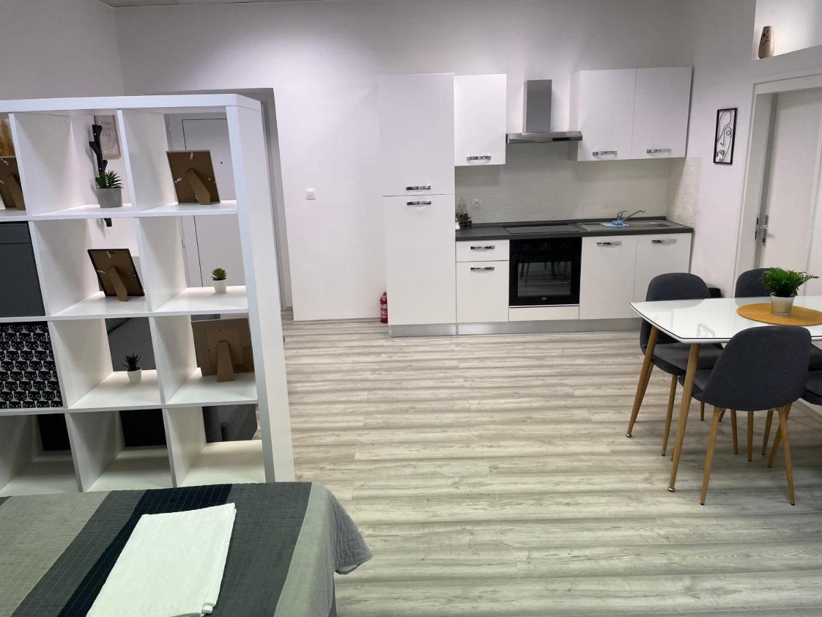 Apartment Studio Beauty In Centar Пула Экстерьер фото